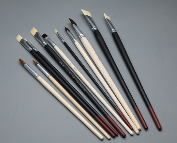 画笔，观察不同颜色笔毛细节的表现